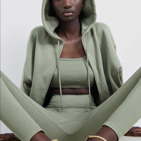 Zara Tops - Zara 🧩 Limitless Contour Top